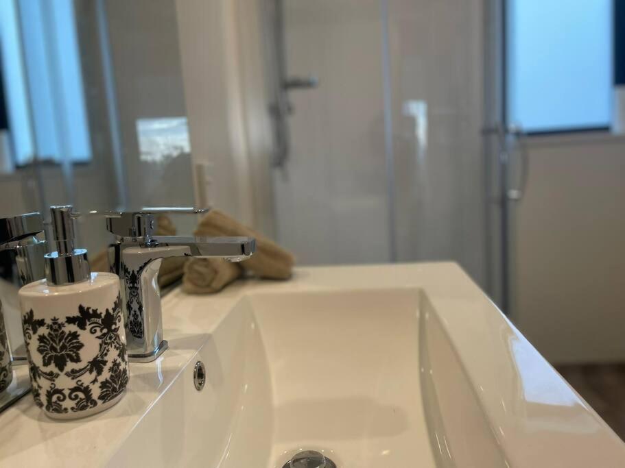 Cbd Luxury Parkside Living 2 Bedroom With Parking Christchurch Eksteriør bilde