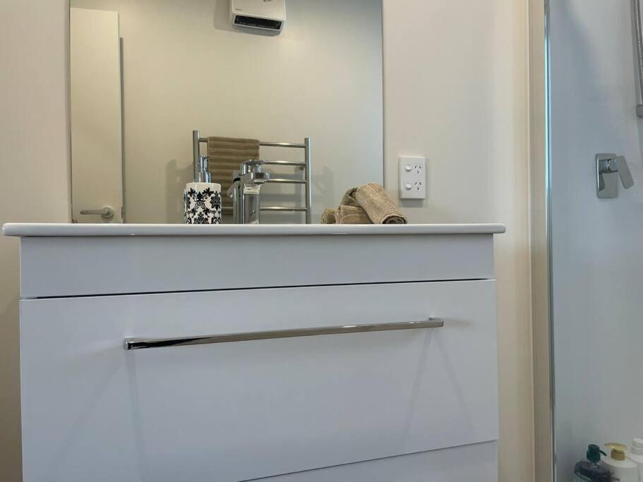 Cbd Luxury Parkside Living 2 Bedroom With Parking Christchurch Eksteriør bilde